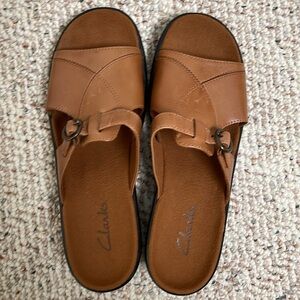 NWT Clarks Womens Ladybelle Brown Leather Open Toe Comfort Slip-on Sandal Size8M